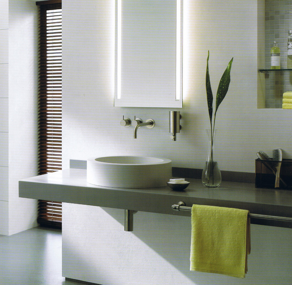 Ausgefallene Waschbecken für Gäste WC auf schmalem Waschtisch nach Maß